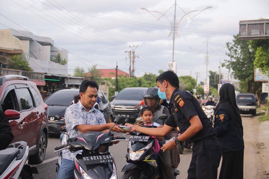 Ramadhan di Tengah Pandemi, Bea Cukai Banda Aceh Bagikan Sembako dan Masker